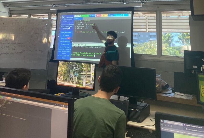 Projeto Codifique abre inscrições para curso gratuito de programação e seleção de monitores na USP