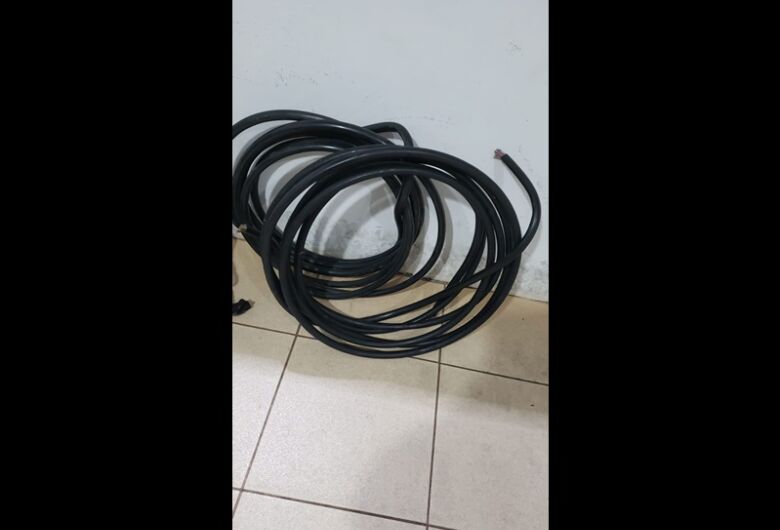 Homem é detido pela GCM acusado de furtar cabos de internet