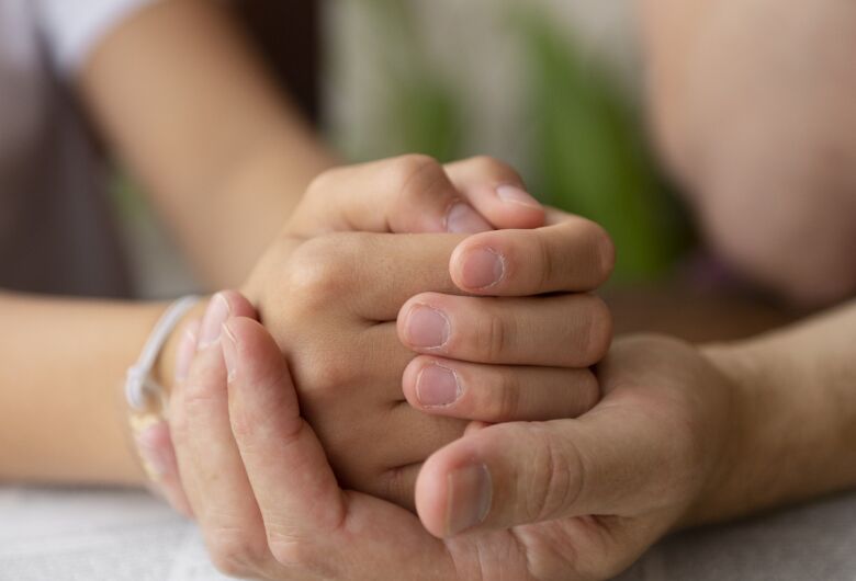 Jovem denuncia perseguição e ameaças psicológicas da própria mãe em São Carlos