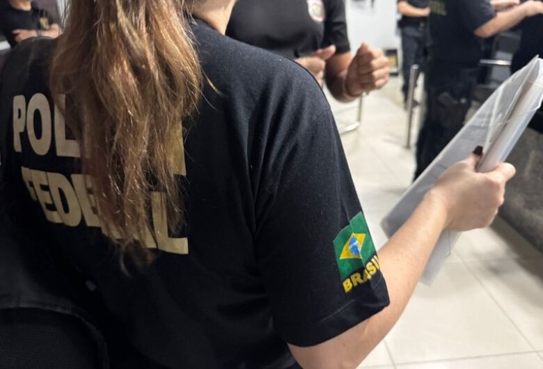 Operação da Polícia Federal mira suspeitos em São Carlos por roubos a agências da Caixa