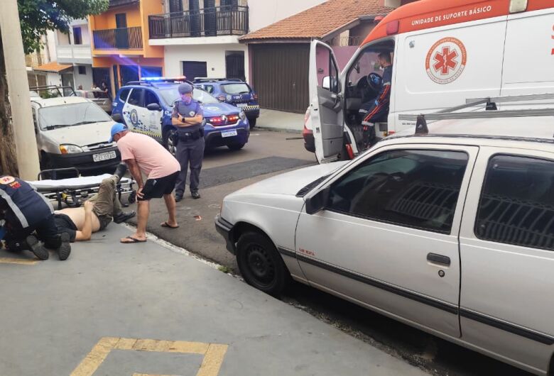 Após ataque com canivete, homem é preso em flagrante e vítima é submetida a cirurgia 