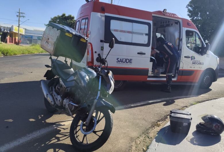 Colisão entre moto e carro deixa mulher ferida no Santa Felícia
