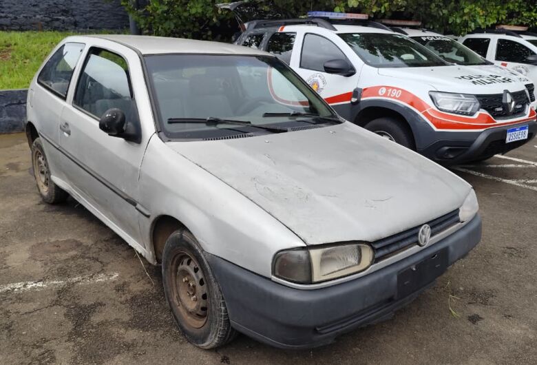Gol furtado é localizado pela PM no Antenor Garcia 