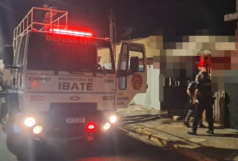 Incêndio atinge dois cômodos de residência no Jardim Cruzado, em Ibaté