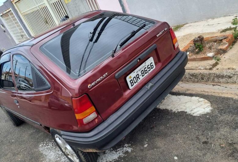 Kadett é furtado no Douradinho; proprietário pede ajuda