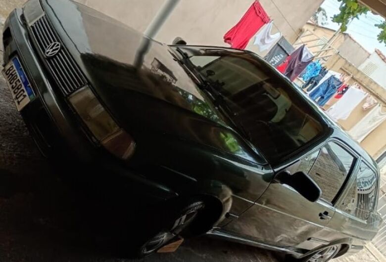 Santana é furtado em frente à maternidade durante a noite