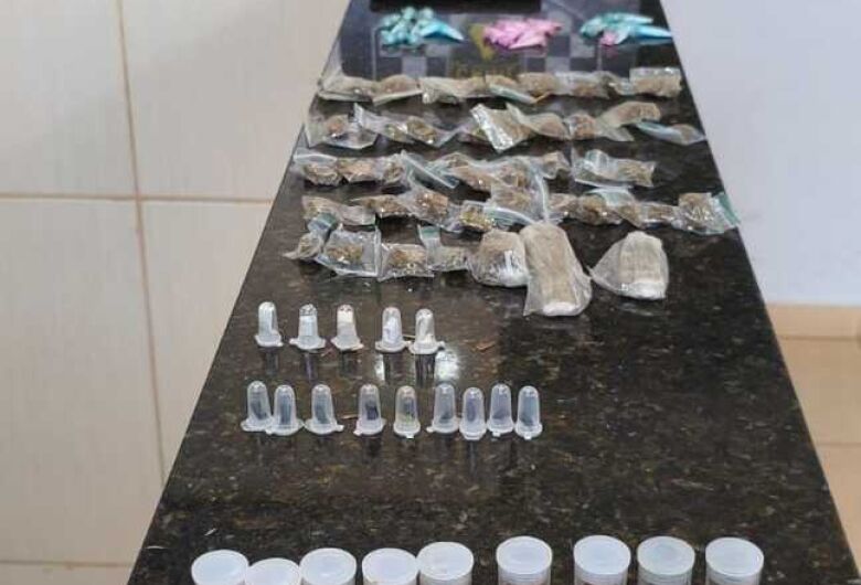 Canil da Guarda Municipal prende homem com drogas e dinheiro no Santa Angelina