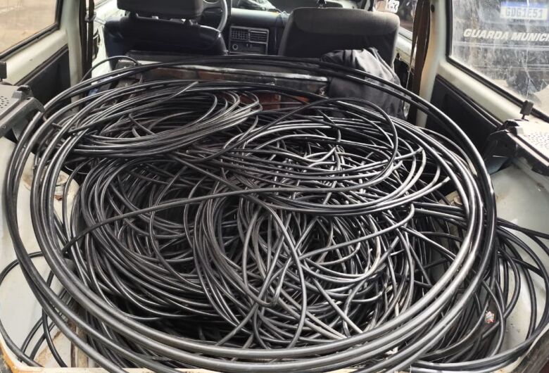 Furto de fiação termina com dois detidos e um suspeito foragido em Água Vermelha