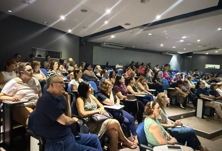 Profissionais da rede municipal participam de capacitação sobre diagnóstico precoce do câncer bucal