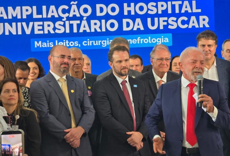 "São Carlos por Elas" ganha destaque durante visita de Lula, e Lucão reforça pauta em evento