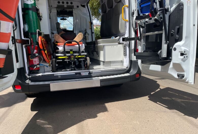 Motociclista foge após provocar colisão com outra moto próximo ao kartódromo