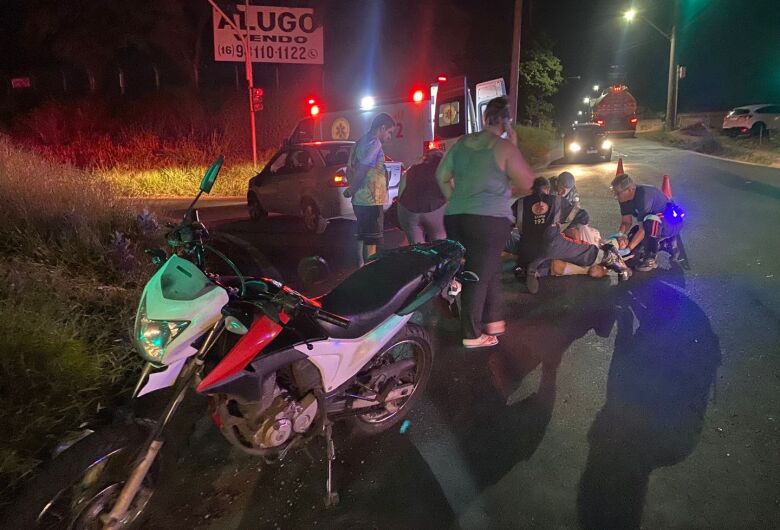 Motociclista fica ferido após colisão com carro na Avenida Capitão Luís Brandão
