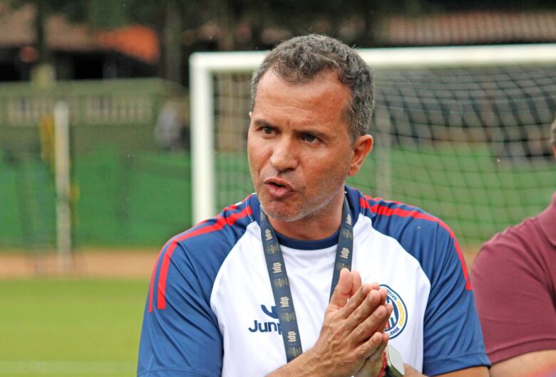 Danilo Sacramento é anunciado como novo técnico do Grêmio São-Carlense