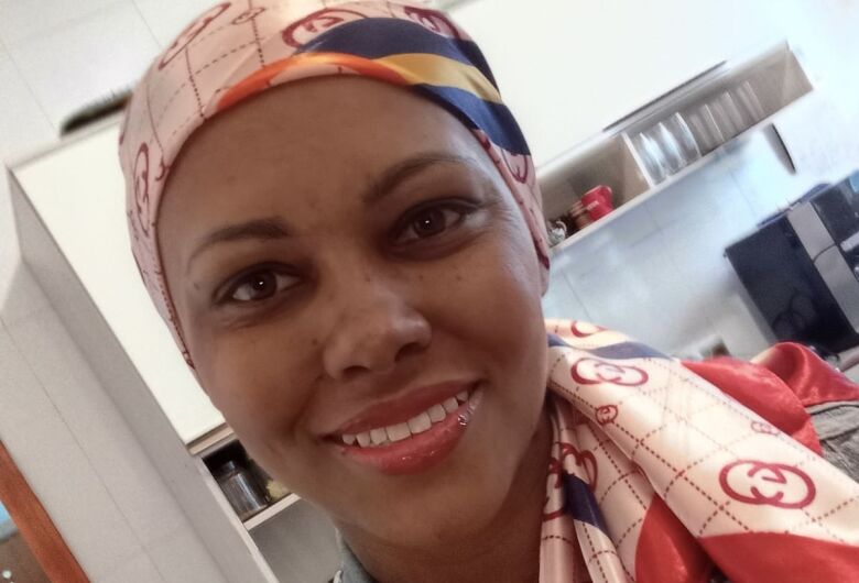 Depois de 36 dias na UTI, são-carlense Jéssica Barbosa está curada da leucemia