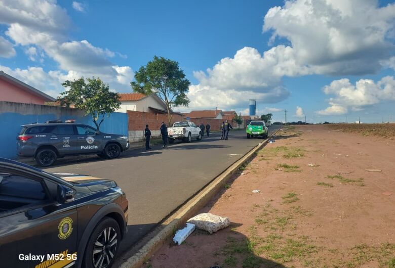 Operação apreende entorpecentes em bairros de Ibaté