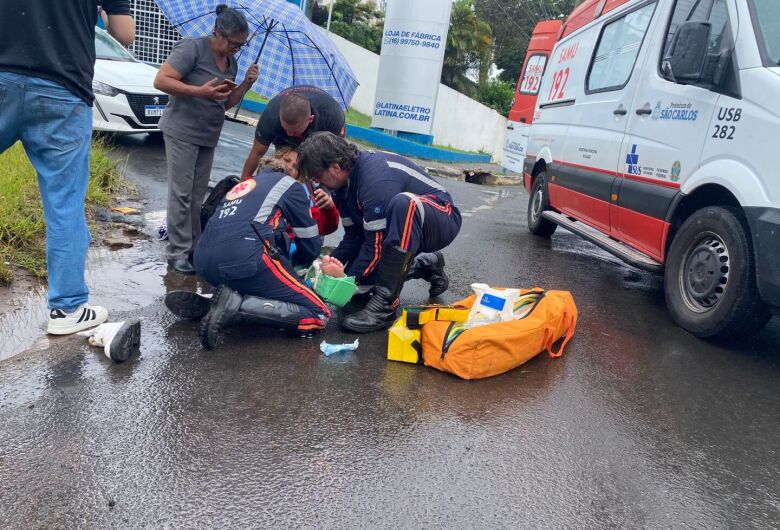 Pedestre é atropelada em cruzamento na Getúlio Vargas 