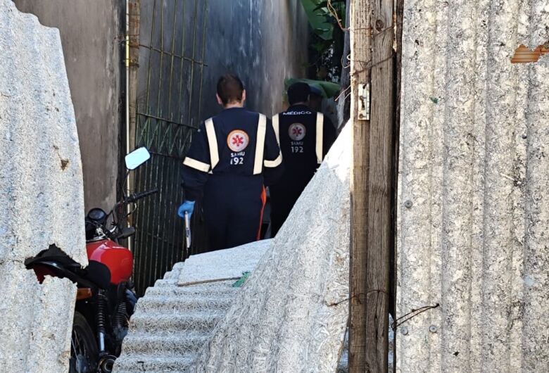 Corpo de homem é encontrado em estado de decomposição dentro de casa