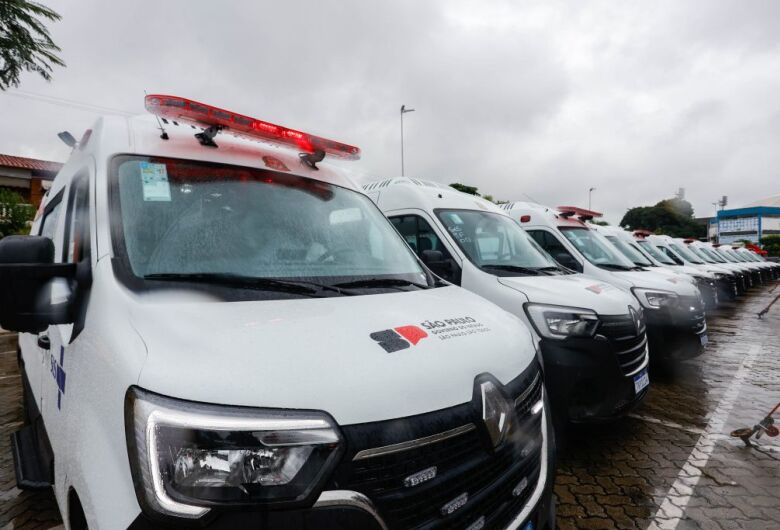 São Carlos recebe van do Governo do Estado para ampliar transporte de pacientes
