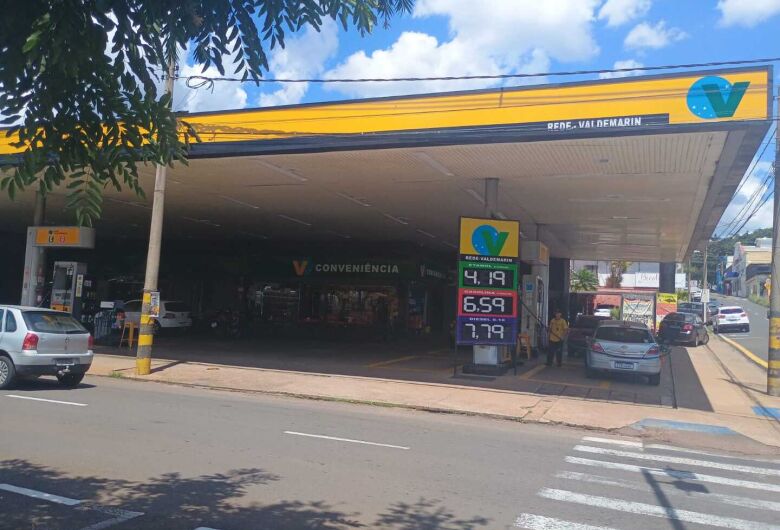 Preço do diesel dispara e PROCON fiscaliza postos de São Carlos