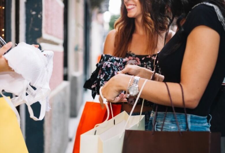 Procon reforça orientações no Mês do Consumidor e alerta para cuidados nas compras