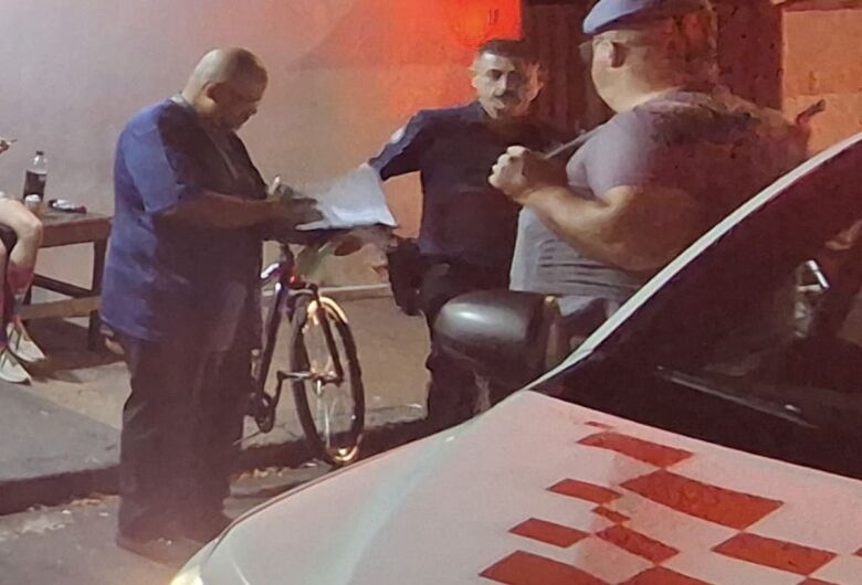 Operação "Moralização" fiscaliza bares e interdita estabelecimento irregular