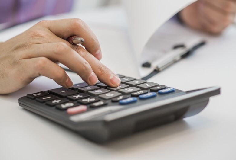 Serasa lança calculadora de salário com novas regras do Imposto de Renda