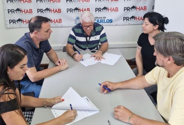 PROHAB inicia convocações de concurso público após 10 anos e empossa primeira candidata