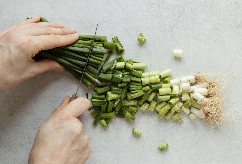 Cebolinha registra menor preço do ano na Ceagesp e vira destaque da semana