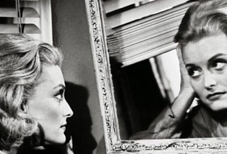 Cineclube do CDCC exibe clássico “O Beijo Amargo” neste sábado