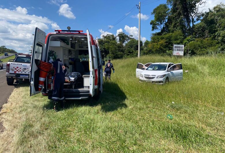 Homem morre após confronto com a PM durante perseguição a carro roubado na SP-310 em São Carlos