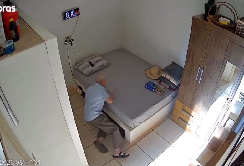 Vovô Anésio fica ferido após cair dentro de casa na região