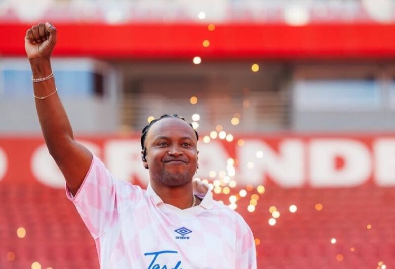 Thiaguinho confima show e se apresenta dia 5 de junho em São Carlos 