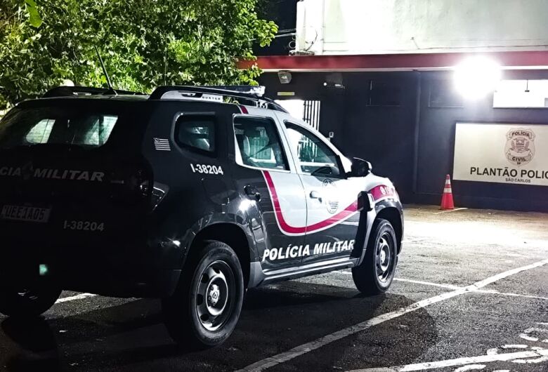 Jovem procurada por furto é presa pela PM após denúncia no Abdelnur