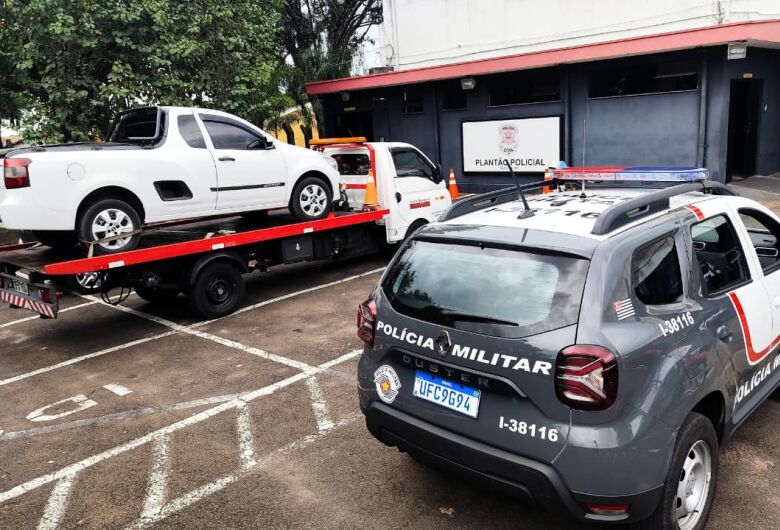 Carro furtado em Sorocaba é localizado abandonado em São Carlos