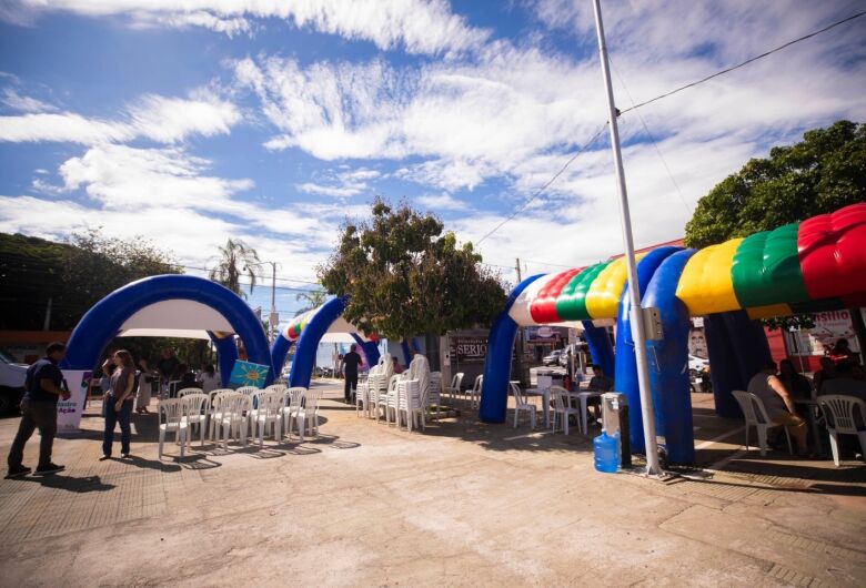 Cidadania Itinerante leva serviços gratuitos à Praça do Mercado Municipal