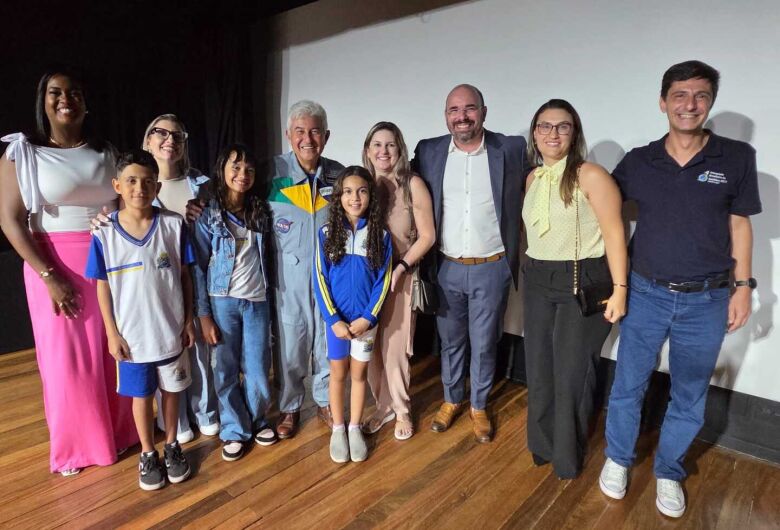 Alunos de escola municipal vivem experiência espacial em viagem a BrasÃlia