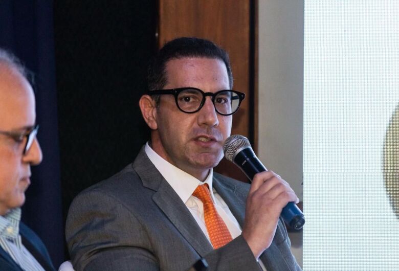 Câmara Municipal concede Título de Cidadão Benemérito ao advogado Augusto Fauvel de Moraes