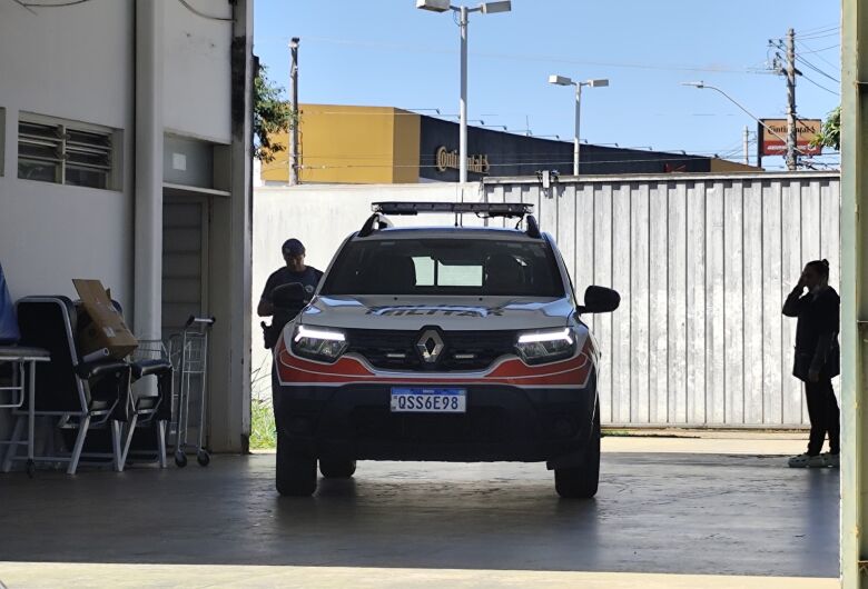 Criança morre após se afogar em piscina no Jardim Embaré