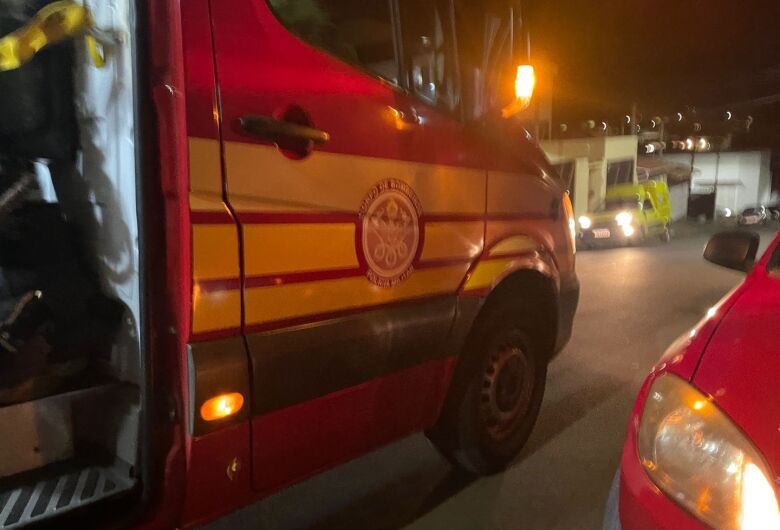 Colisão entre carros deixa adolescente ferido em São Carlos