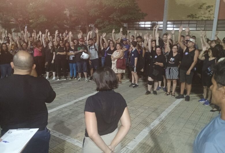 Assembleia aprova contraproposta da Prefeitura e greve termina