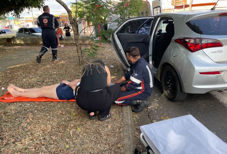 Colisão na Avenida Grécia deixa mulher ferida