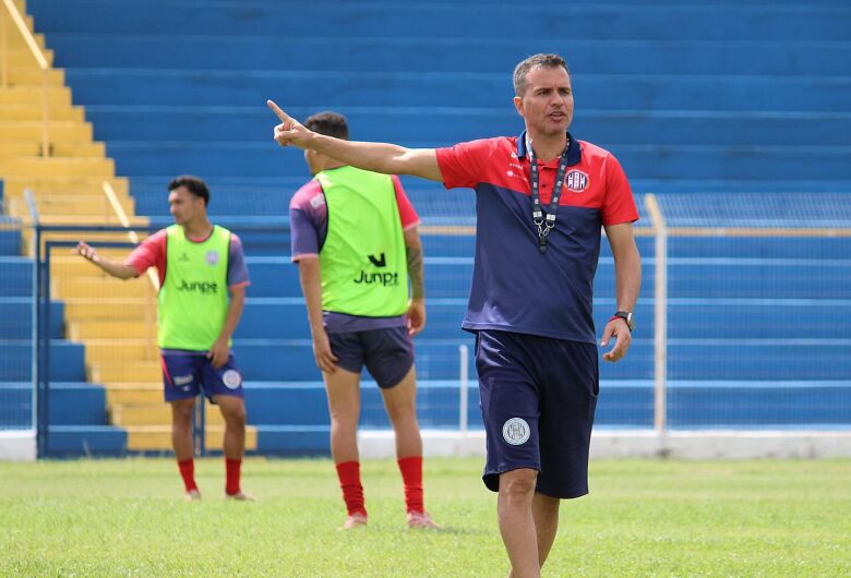 Grêmio São-Carlense enfrenta Barretos pelas quartas de final do Paulistão A4 nesta sexta-feira