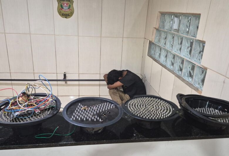 Homem é detido por furto de componentes de semáforo durante a madrugada em São Carlos