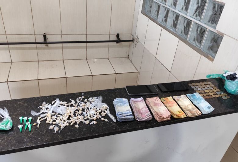 Três são detidos por tráfico de drogas no Jardim Beatriz