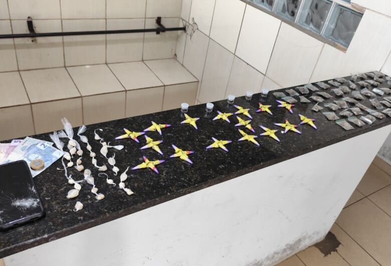 Suspeito invade CEMEI durante fuga e acaba preso com drogas