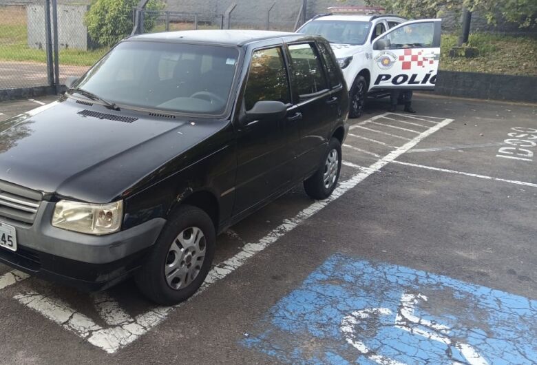 Força Tática captura trio e recupera veículo roubado após sequestro relâmpago