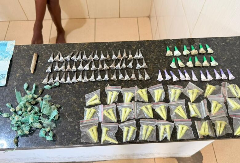 PM apreende drogas e dinheiro após abordagem a suspeitos na Vila Brasília