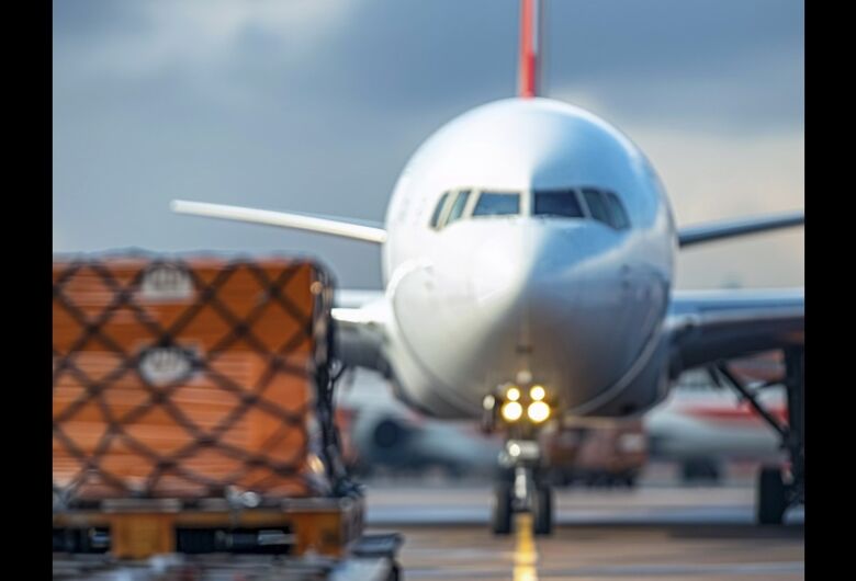 Mulher denuncia uso indevido de pontos e suspeita de invasão de conta aérea em São Carlos