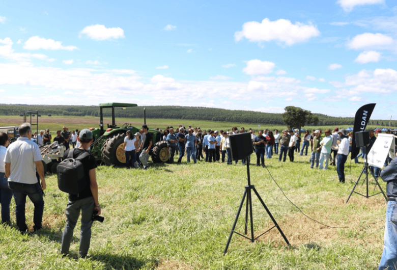 Embrapa e Baldan mostram como recuperar pastagens em Dia de Campo em São Carlos
