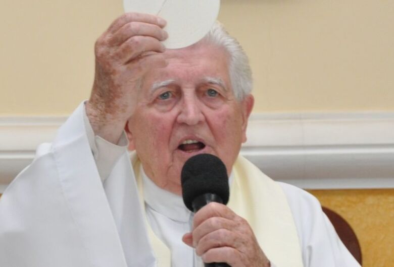 Morria, há 9 anos, o Padre Luiz Cechinato  